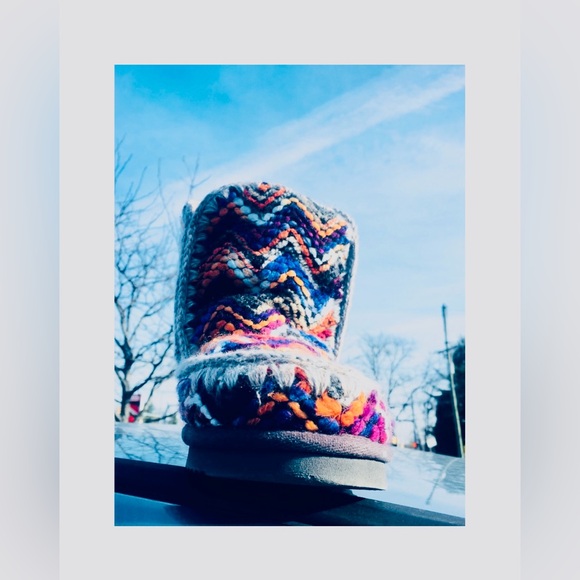 Multi Color Chevy print Eskimo Mou Boots - Picture 7 of 15